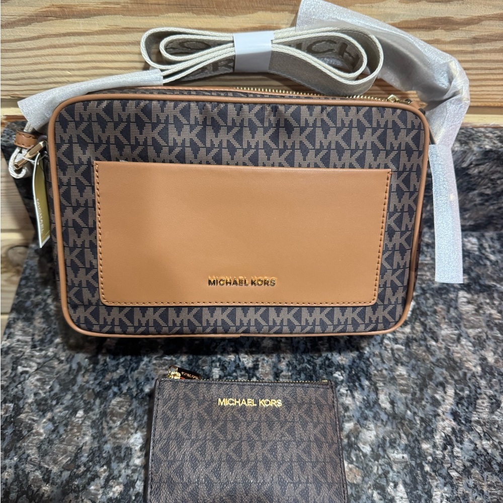 Michael Kors Signature Brown and Tan Messenger crossbody purse Bag set